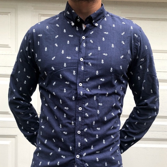 medium slim fit shirt size